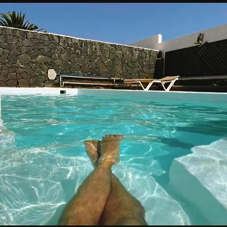 Lovely Kiluka Heated Pool Casa de Férias