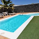 Feriehus Lovely Kiluka Heated Pool *