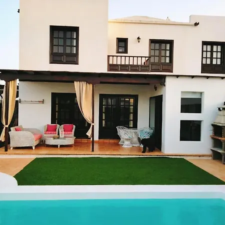 Lovely Kiluka Heated Pool Ferienhaus