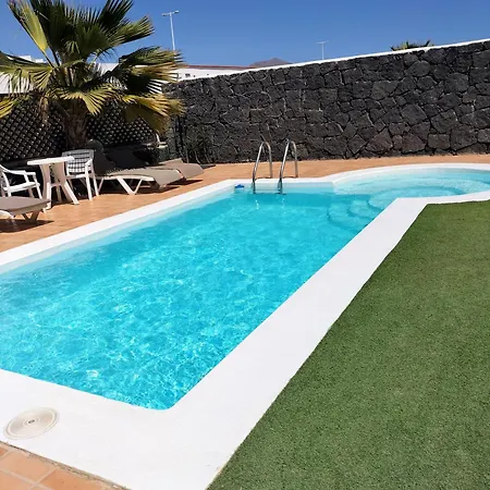 Σπίτι διακοπών Lovely Kiluka Heated Pool *