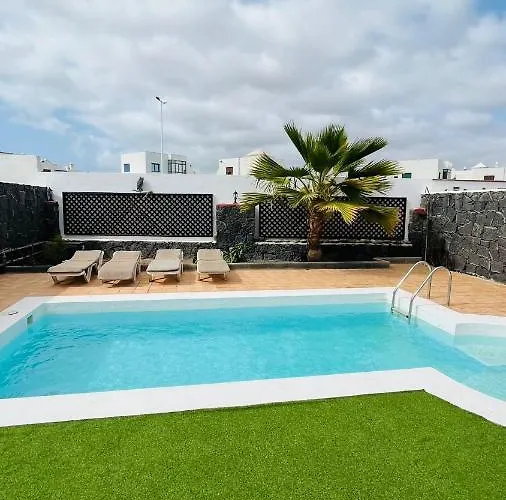Feriehus Lovely Kiluka Heated Pool Playa Blanca (Lanzarote)