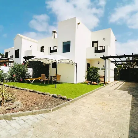 Lovely Kiluka Heated Pool 펜션 *